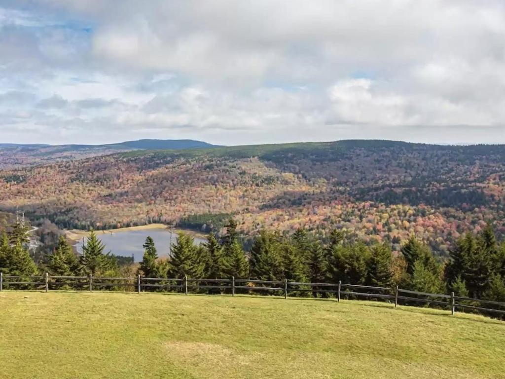 Enjoy The Long Range View, Ski In N Out Top Of The Mountain Condo Snowshoe Exterior photo